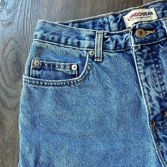 LondonJean | Vintage Denim Distressed Shorts Women’s Size 10 | Medium Wash - Picture 8 of 11